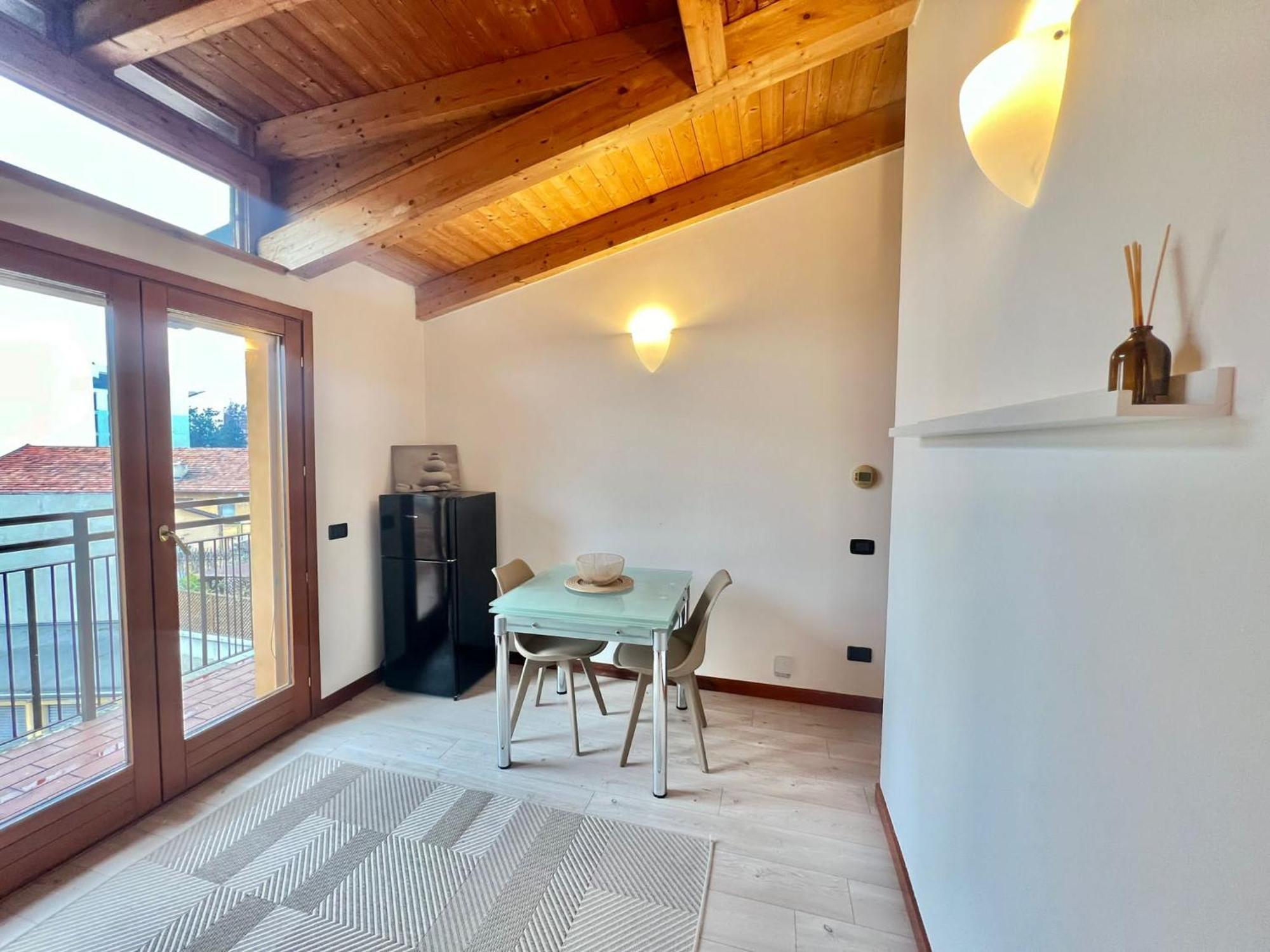 Moderno Con Design Caldo E Accogliente, Con Parcheggio Gratuito E Balcone Privato, Vicino A Fiere, Eventi E Concerti Appartamento Milano